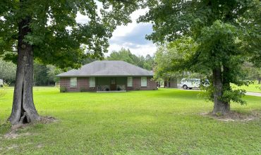 Huntington TX Country Home with 3.99 Acres