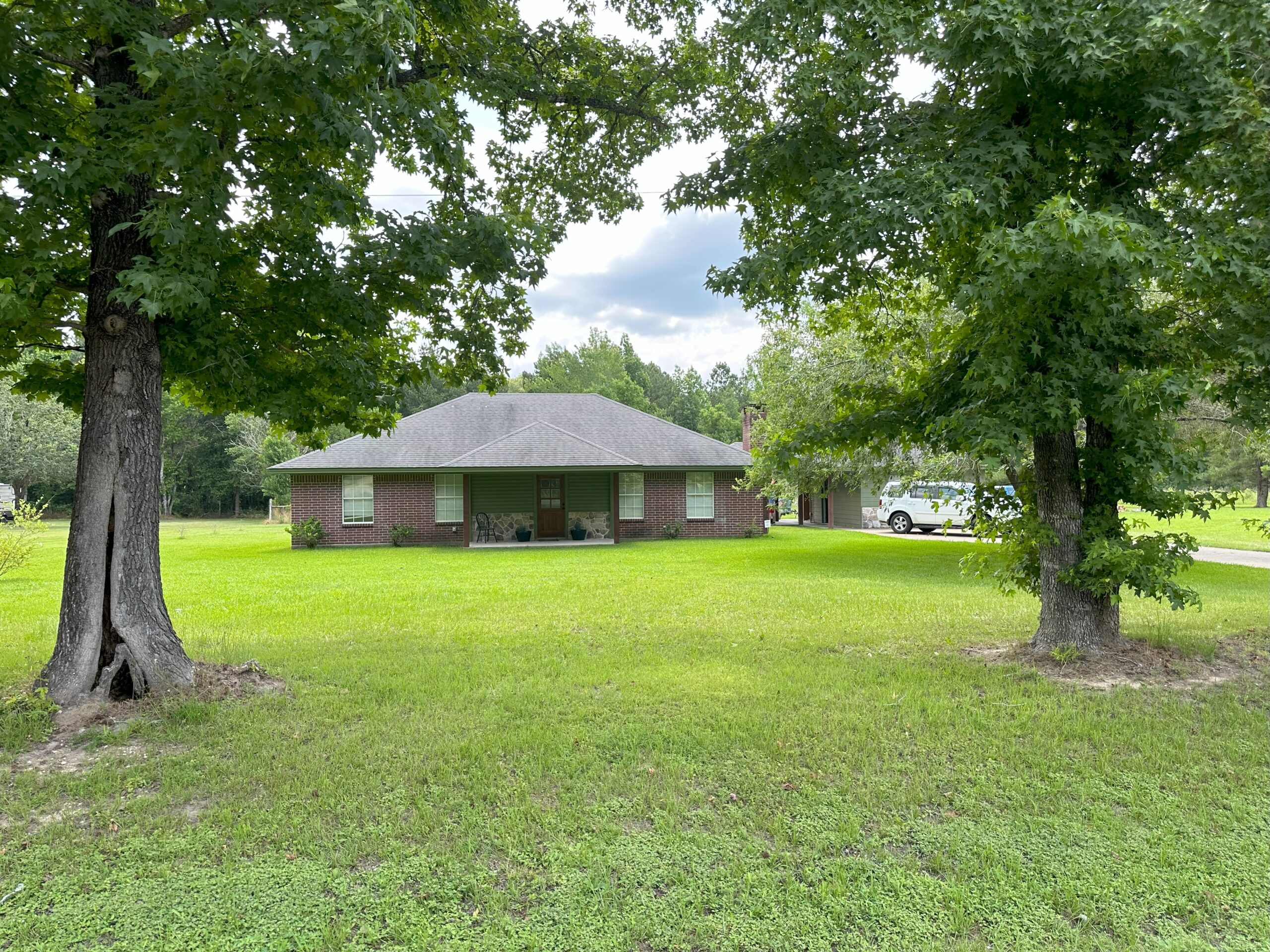 Huntington TX Country Home with 3.99 Acres