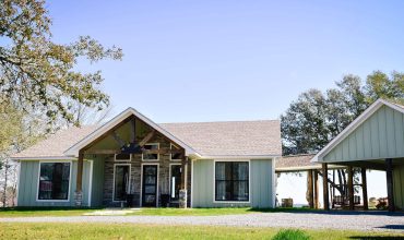 STUNNING WATERFRONT HOME – TOLEDO BEND LAKE